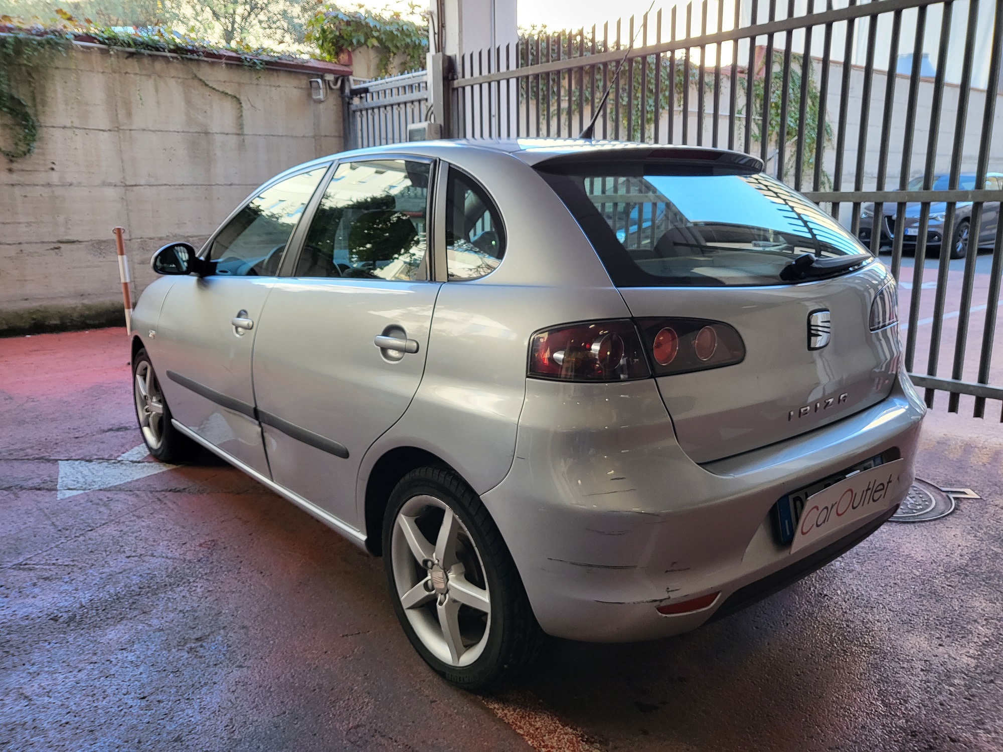 SEAT Ibiza 1.4 16V 85CV 5p. Stylance Benzina usata - 3