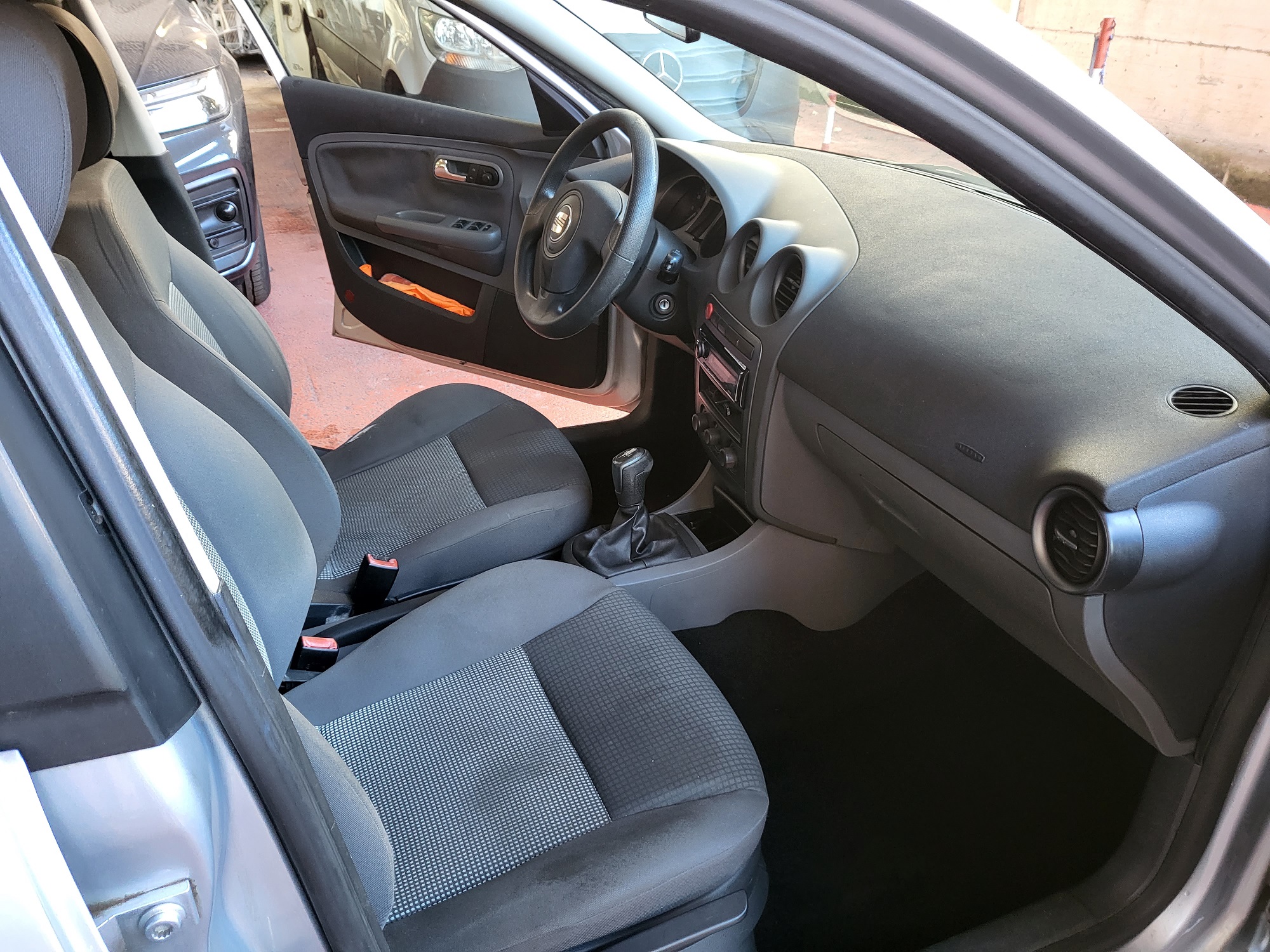 SEAT Ibiza 1.4 16V 85CV 5p. Stylance Benzina usata - 8